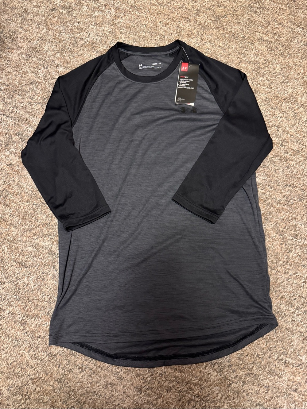 Under Armour Men’s Charcoal Body Black sleeve baseball shirt NWT